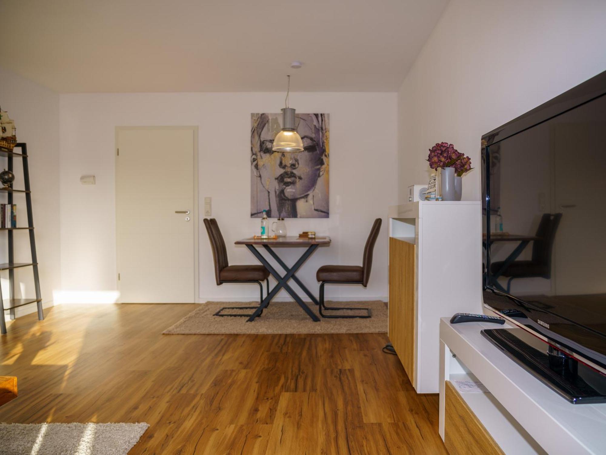 200 Apartment Mit Carport, Aufzug Und Balkon วิลเฮล์มฮาเฟน ภายนอก รูปภาพ